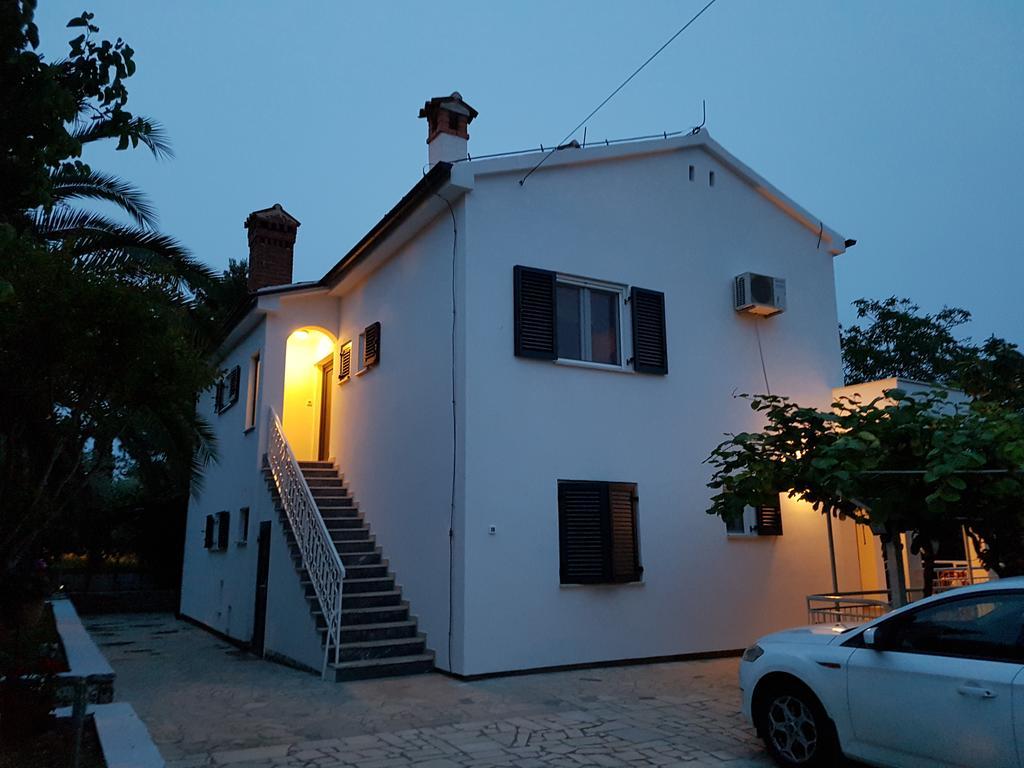 Villa Rosa With Yard And Children'S Playground Tar-Vabriga Eksteriør bilde